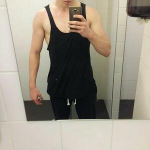 Seznámení s Adam25