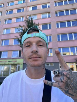 Seznámení s robinson1996