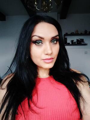 Seznámení s NellyNell