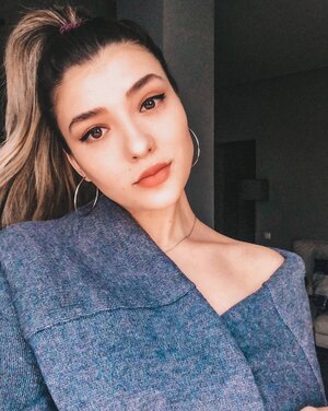 caroline34