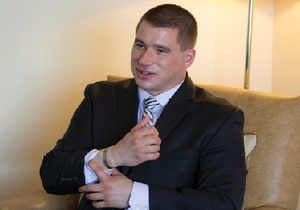 Seznámení s Raymond01